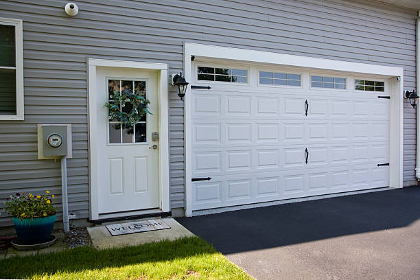 24/7 Emergency Garage Door Panel Replacement experts in Bent Creek, NC